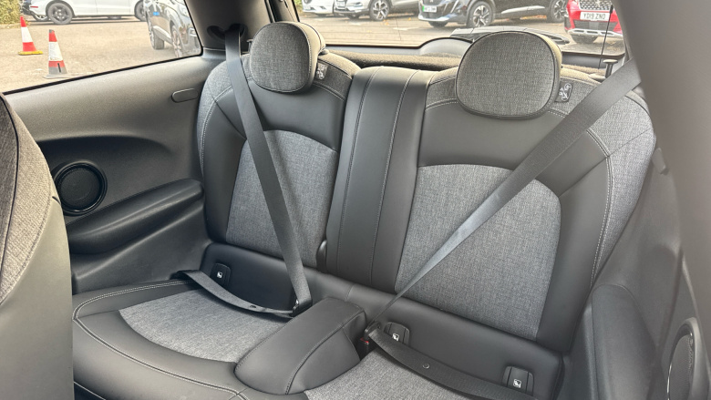 MINI Hatchback 135kW Cooper S Level 2 33kWh 3dr Auto Electric Hatchback